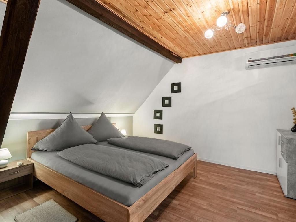 Serene Holiday Home In Nehren With A Beautiful Garden Dış mekan fotoğraf
