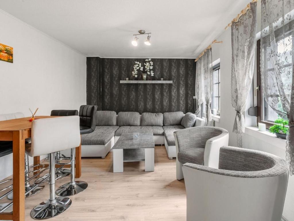 Serene Holiday Home In Nehren With A Beautiful Garden Dış mekan fotoğraf